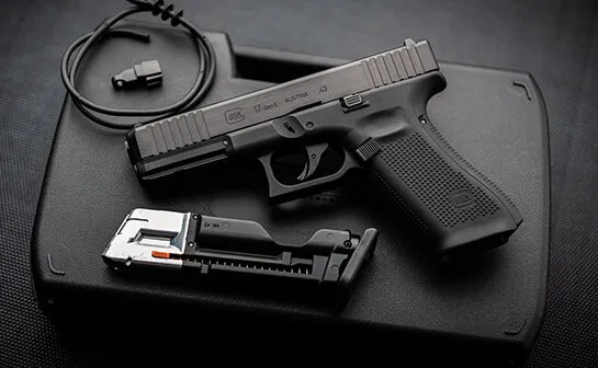Standard Edition Glock 17 Gen5 T4E Law Enforcement Training Recreational Training Glock Paintball with magazine squeegee and laynard