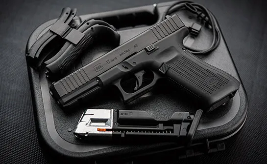 First Edition with GLOCK Case Glock 17 Gen5 T4E Law Enforcement Training Recreational Training Glock Paintball Pistol with accessories and backstraps